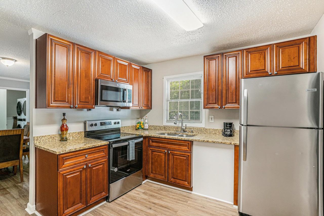 Orly Terrace - Photo 5 of 8