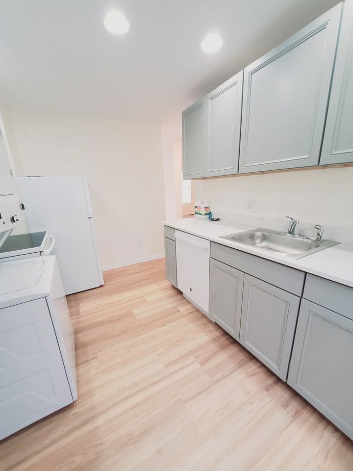 575 Burnsford Ave - Photo 2 of 8