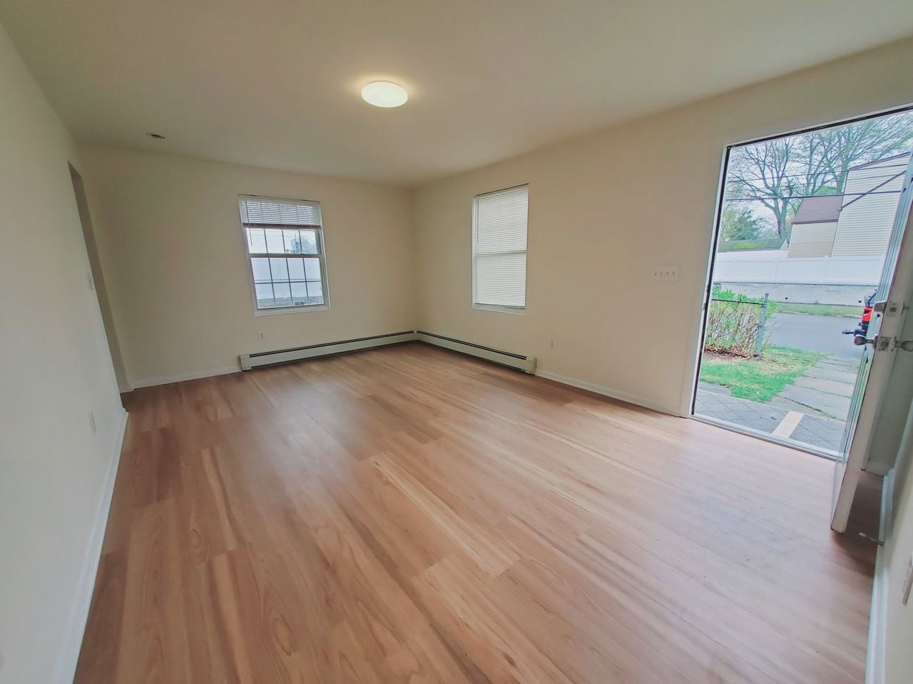 575 Burnsford Ave - Photo 4 of 8