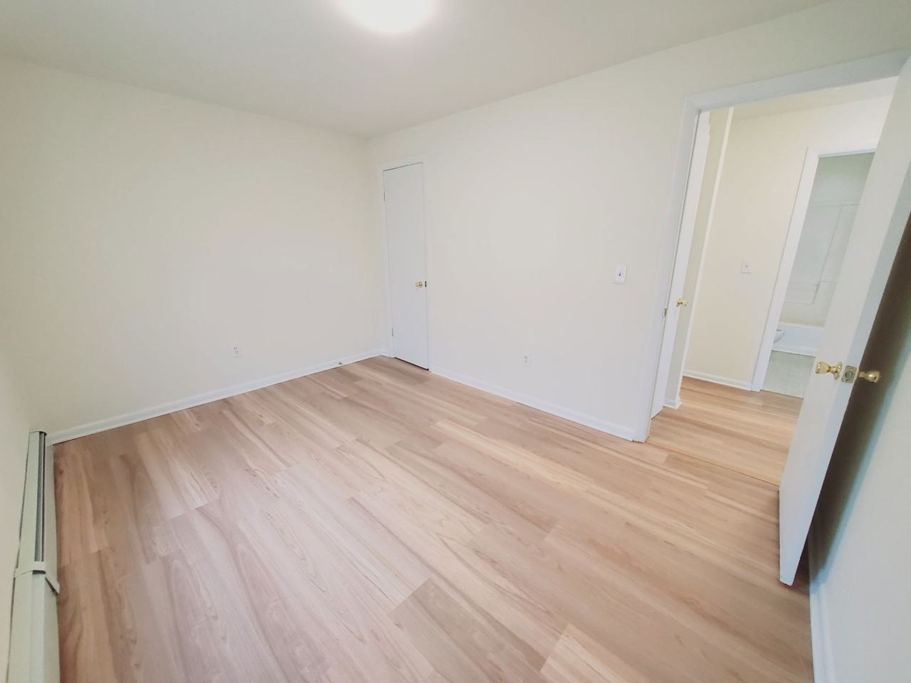 575 Burnsford Ave - Photo 7 of 8