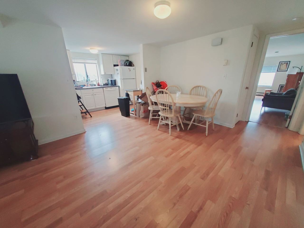 22 Cove Rd #5 - Photo 3 of 8