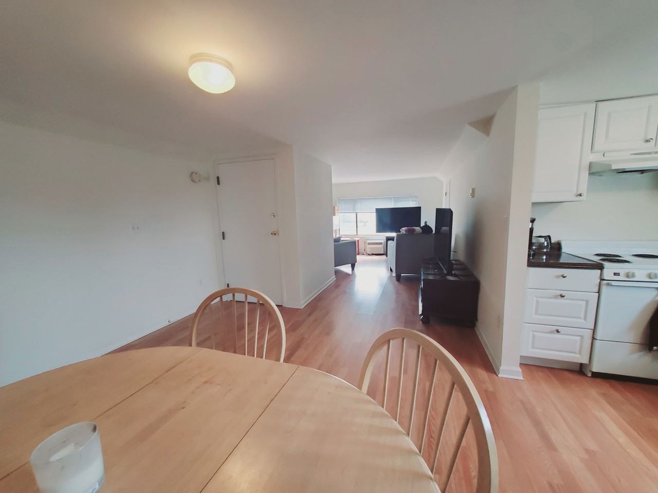 22 Cove Rd #5 - Photo 7 of 8