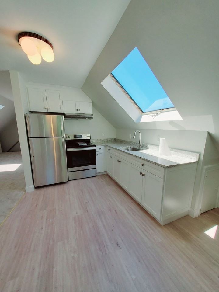 22 Clovelly Rd #3 - Photo 2 of 7