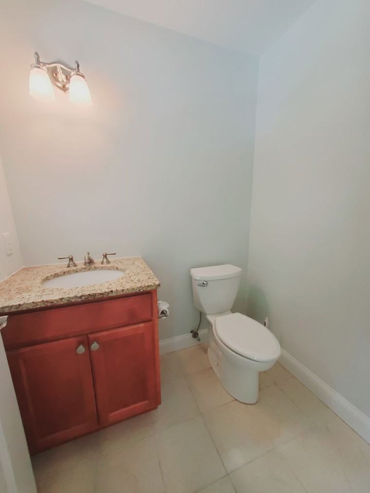 290 Southfield Ave #2 - Photo 5 of 8