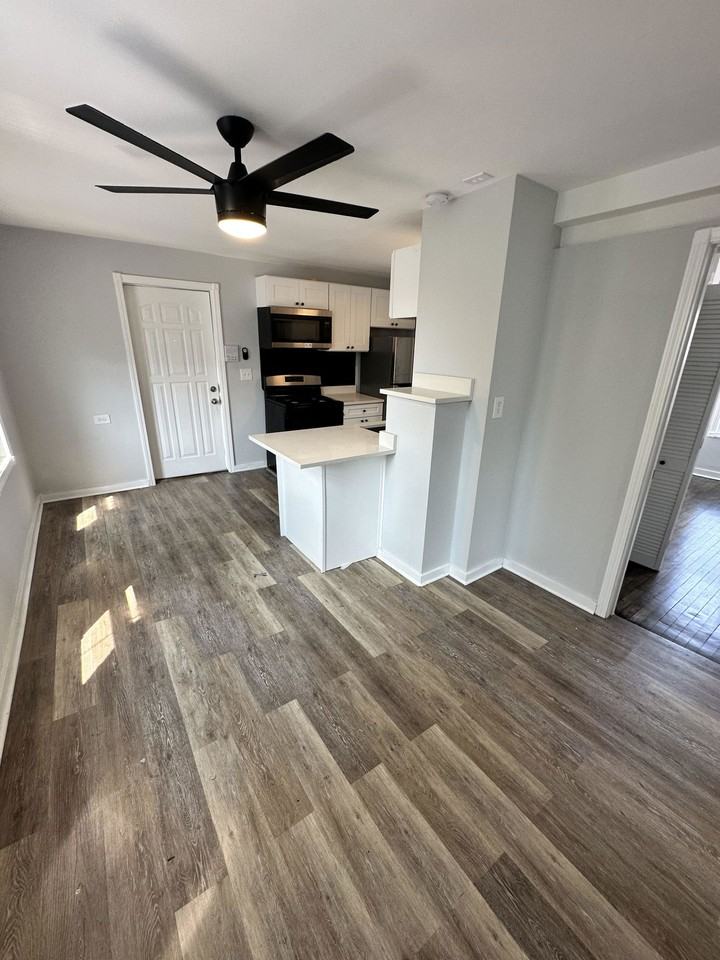 1849 W Augusta Blvd - Photo 2 of 8