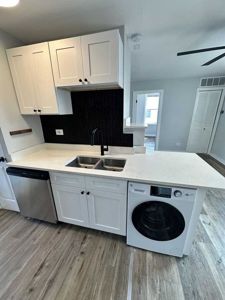 1849 W Augusta Blvd - Photo 6 of 8