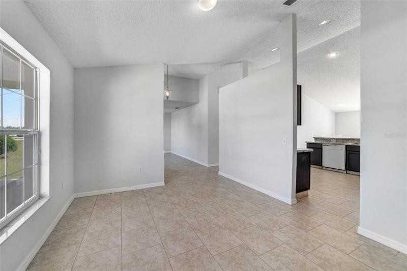 439 Peace Ct - Photo 7 of 8