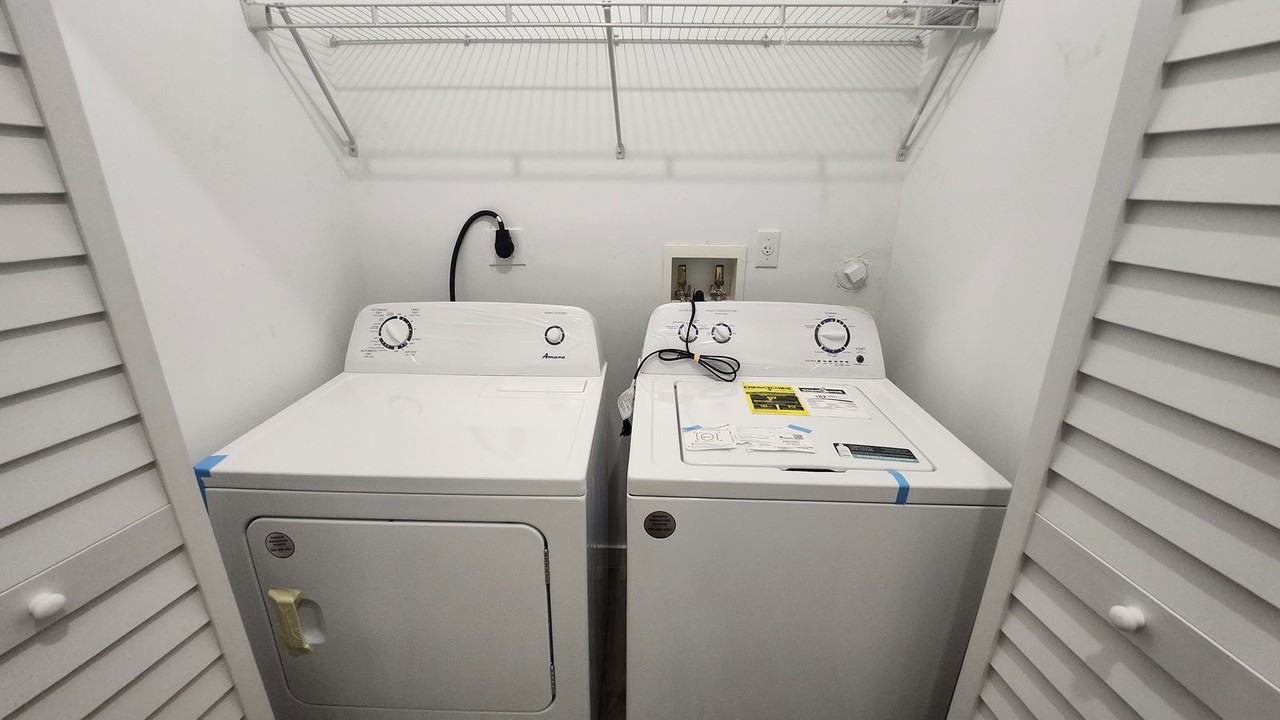 125 Ne 184th Ter - Photo 2 of 6