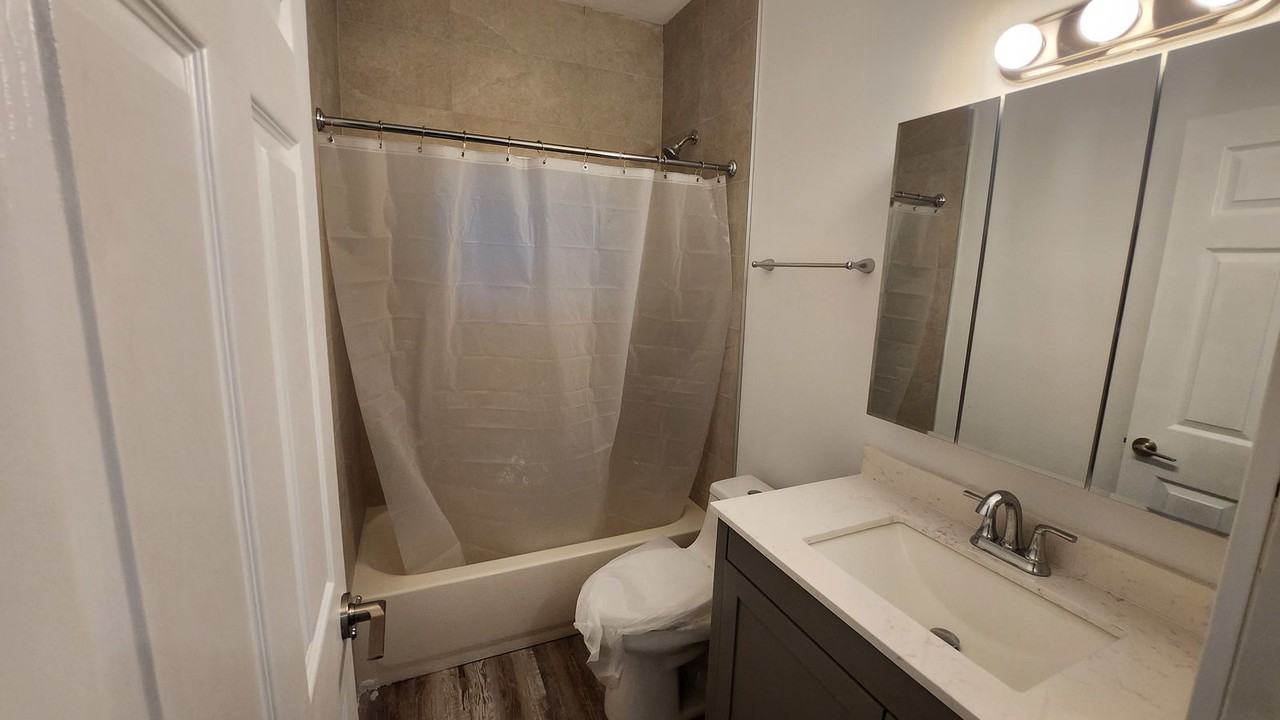 125 Ne 184th Ter - Photo 5 of 6