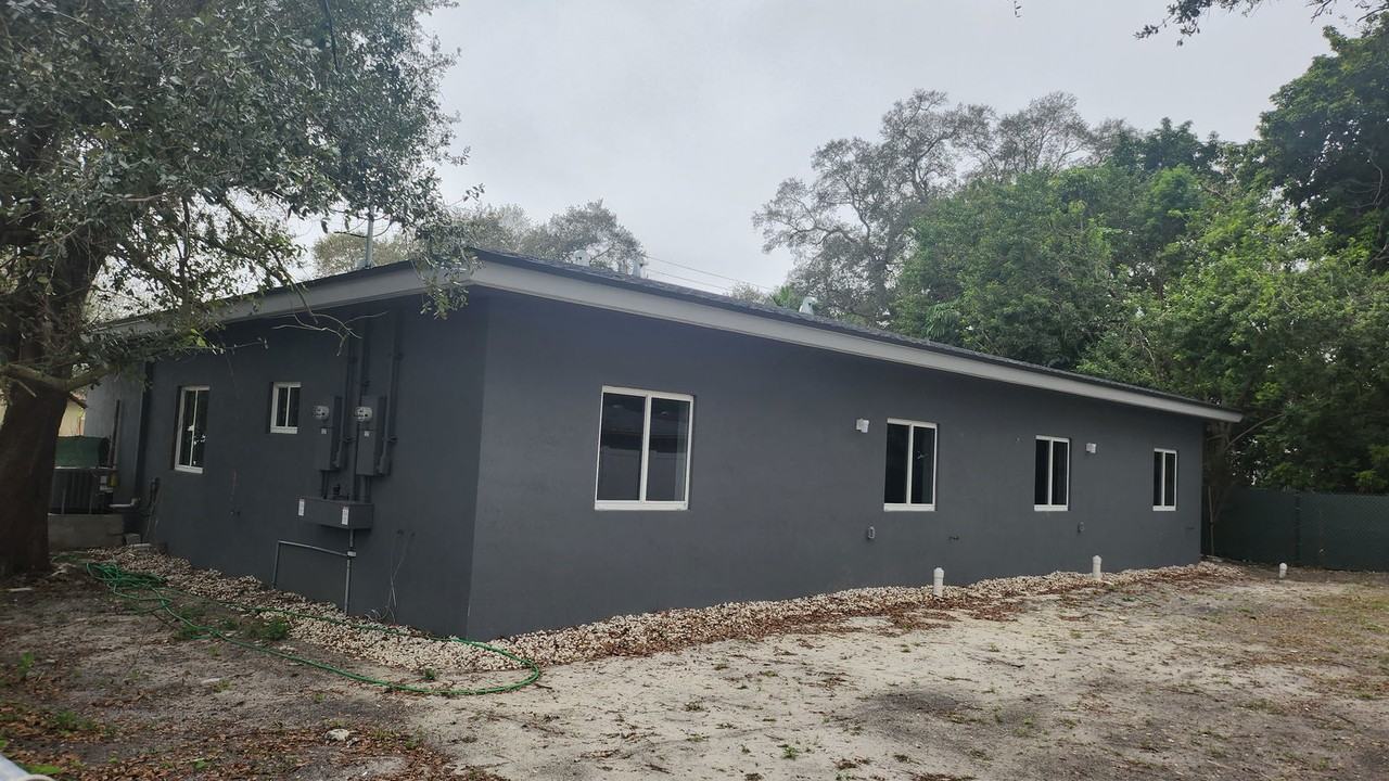 125 Ne 184th Ter - Photo 6 of 6