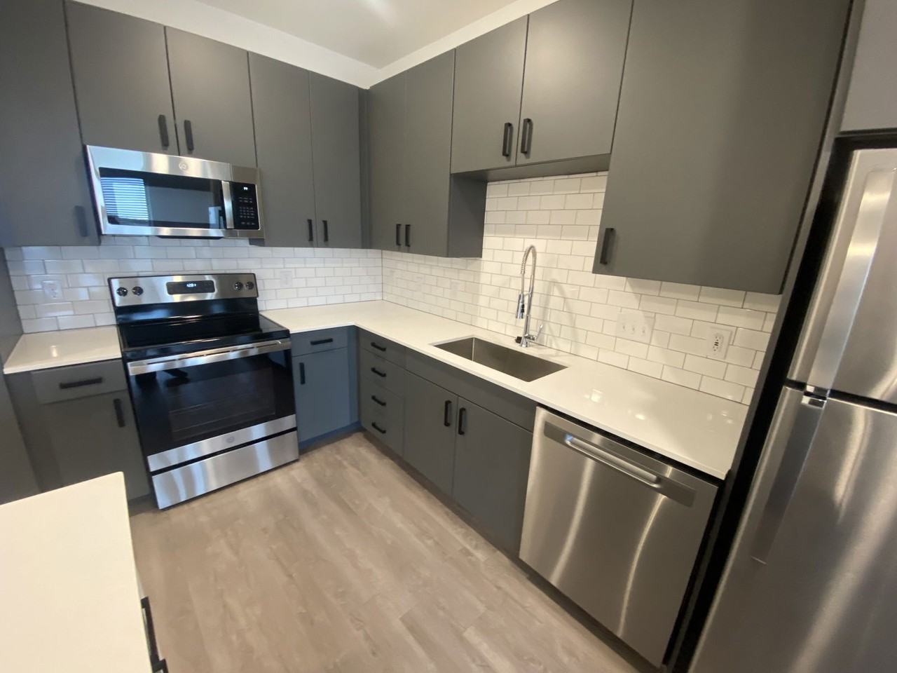 2670 S A W Grimes Blvd #11-101 - Photo 4 of 8