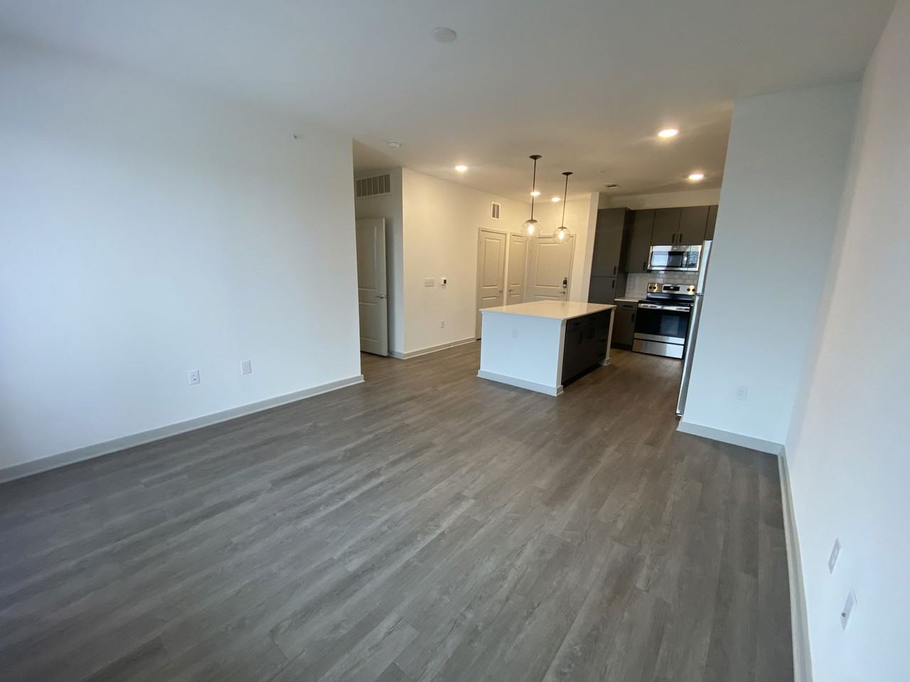 2670 S A W Grimes Blvd #11-101 - Photo 5 of 8