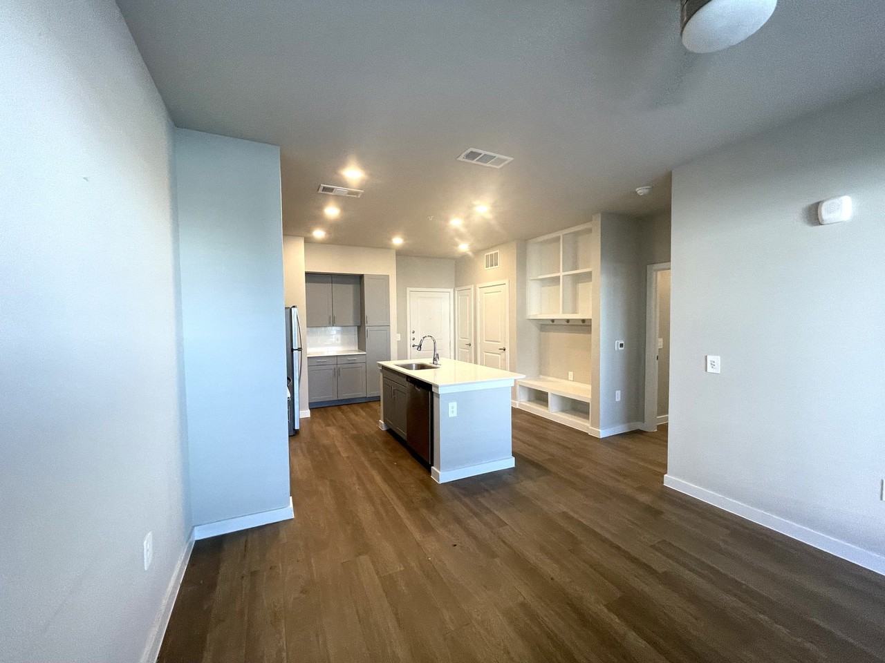 3845 Frontier Pkwy #09-103 - Photo 3 of 8