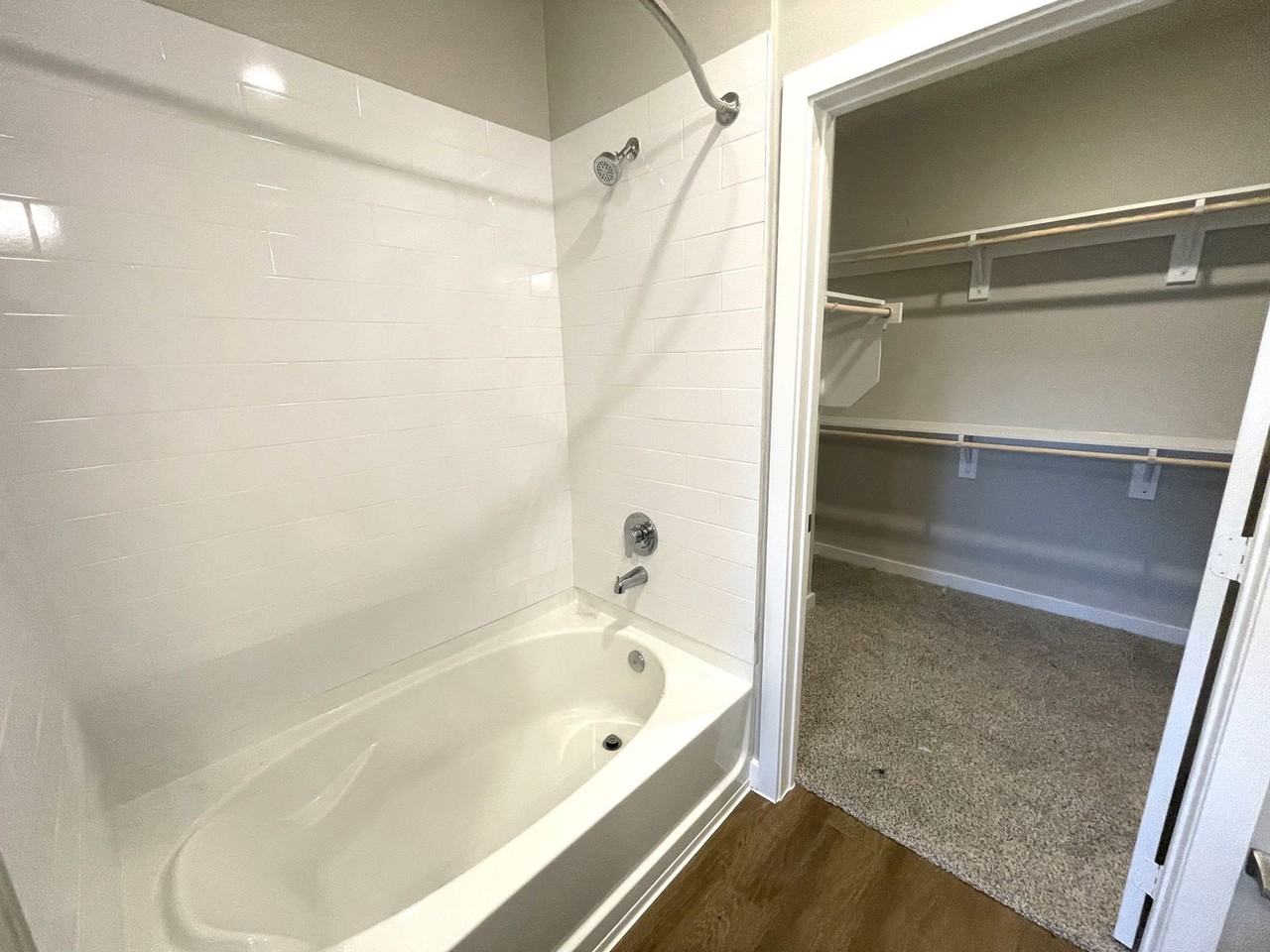 3845 Frontier Pkwy #09-103 - Photo 6 of 8
