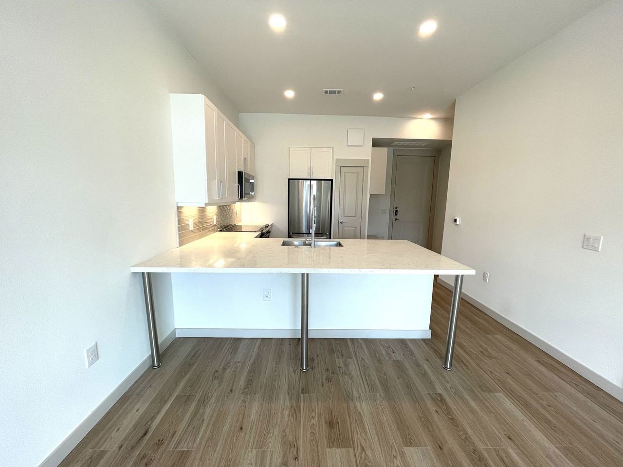 2880 Circle Drive #09-315 - Photo 2 of 8