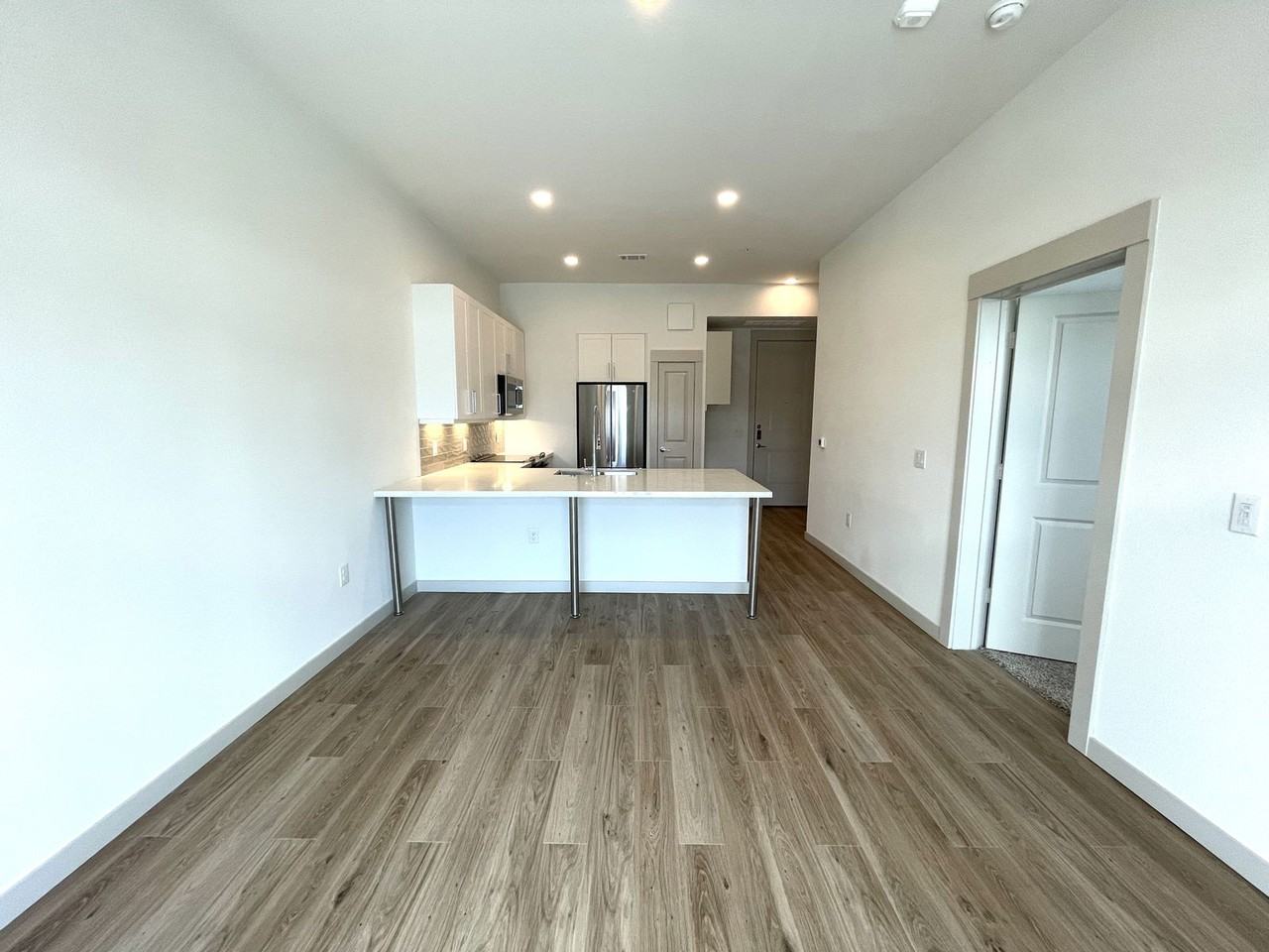 2880 Circle Drive #09-315 - Photo 5 of 8