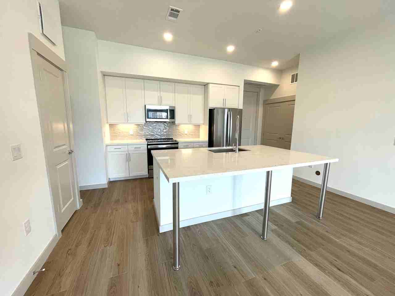 2880 Frontera Dr