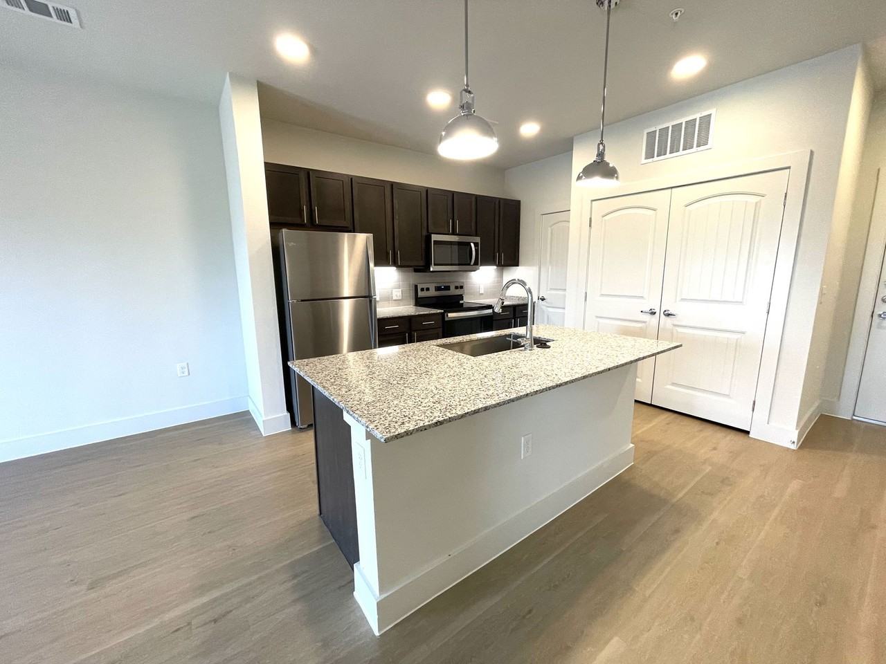 350 Star Ranch Blvd