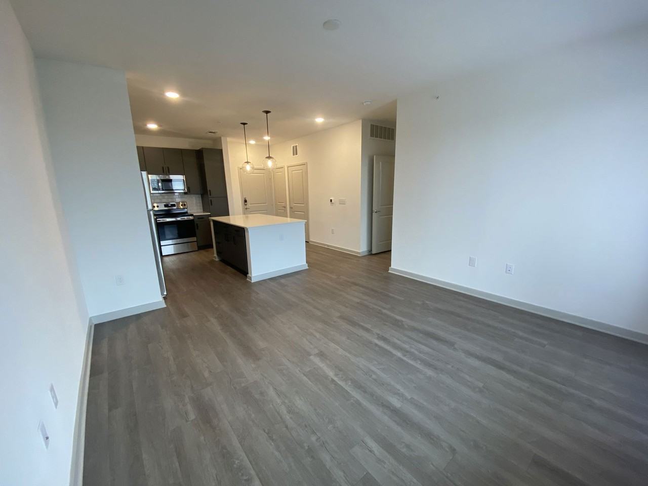 2670 S A W Grimes Blvd #1147 - Photo 2 of 8