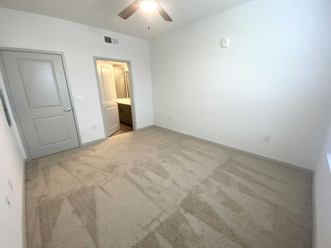 2670 S A W Grimes Blvd #1147 - Photo 4 of 8