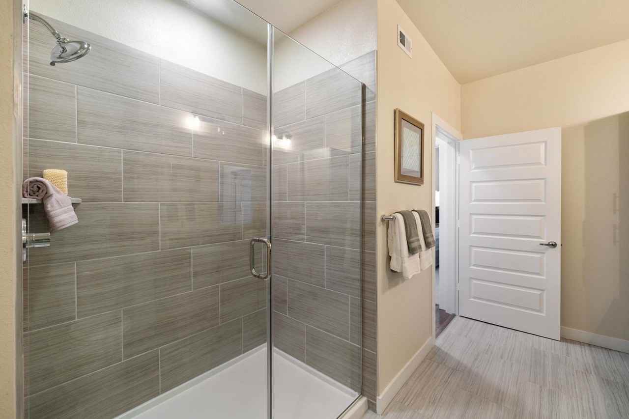 12900 Shadow Creek Pkwy - Photo 3 of 8