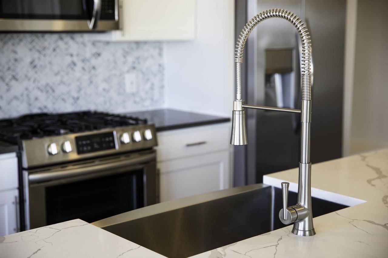 2770 Summer St - Photo 5 of 8