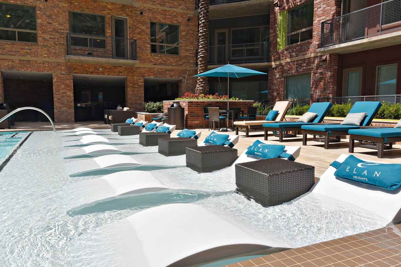 825 Usener St - Photo 4 of 8