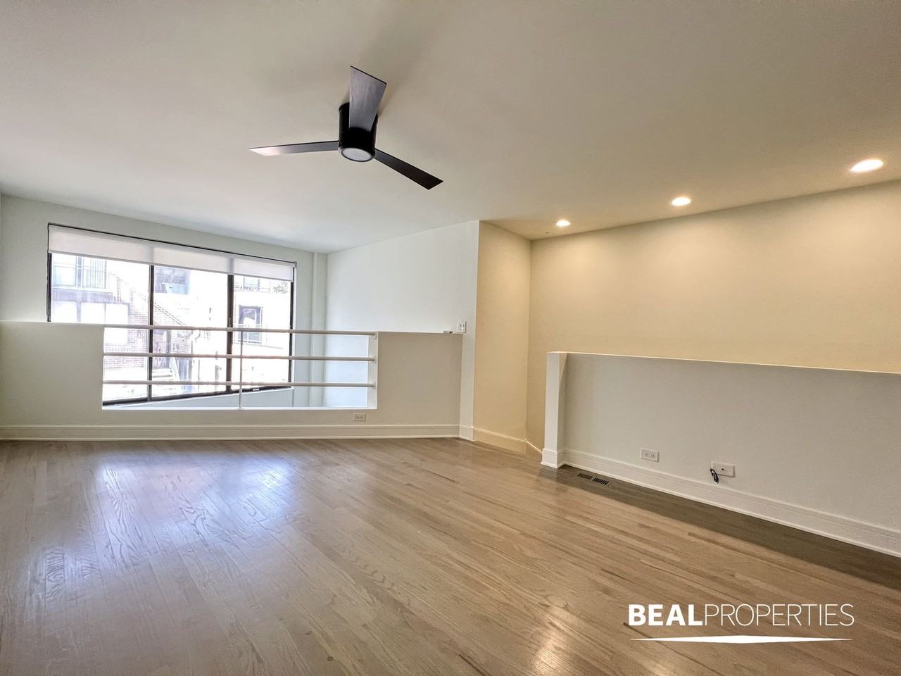 944 W Grace St - Photo 6 of 8