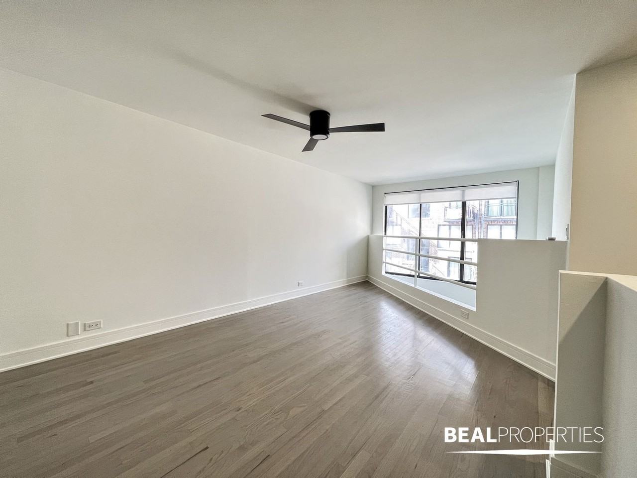 944 W Grace St - Photo 7 of 8