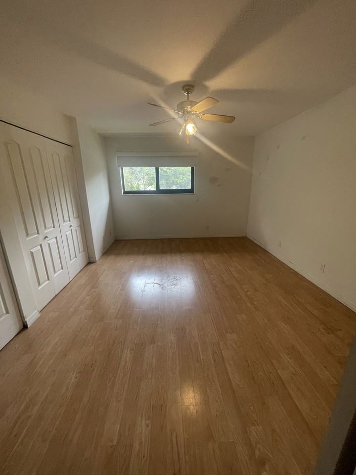 2380 Nw 36th Ave - Photo 6 of 8