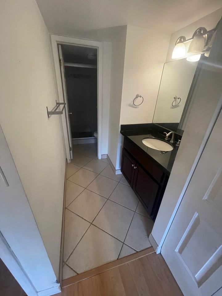 2380 Nw 36th Ave - Photo 7 of 8