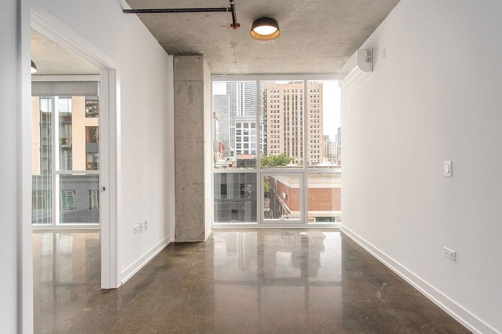 108 W Chicago Ave - Photo 5 of 8