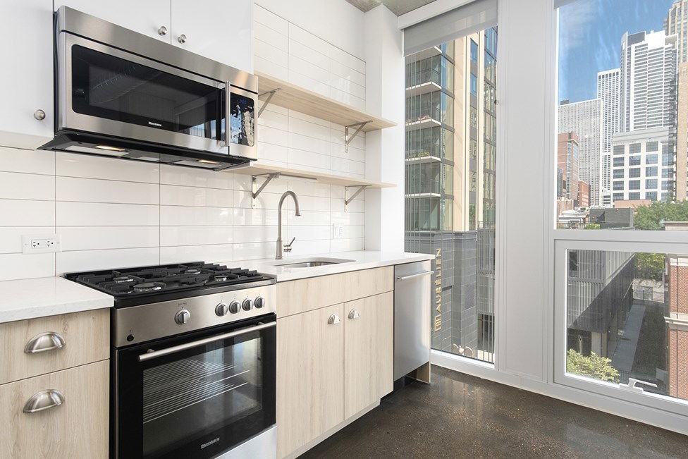 108 W Chicago Ave - Photo 7 of 8