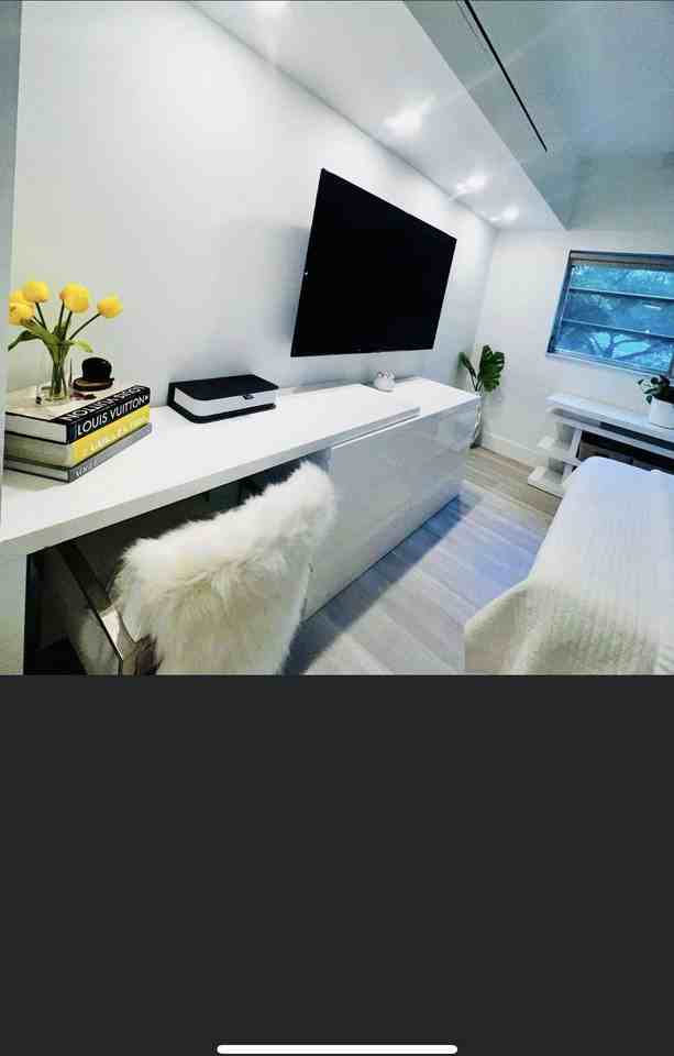 12105 Ne 11th Pl #103 - Photo 5 of 8