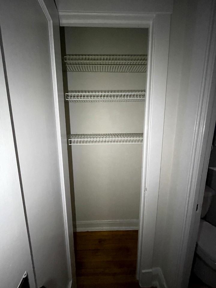 3117 W Foster Ave - Photo 4 of 8