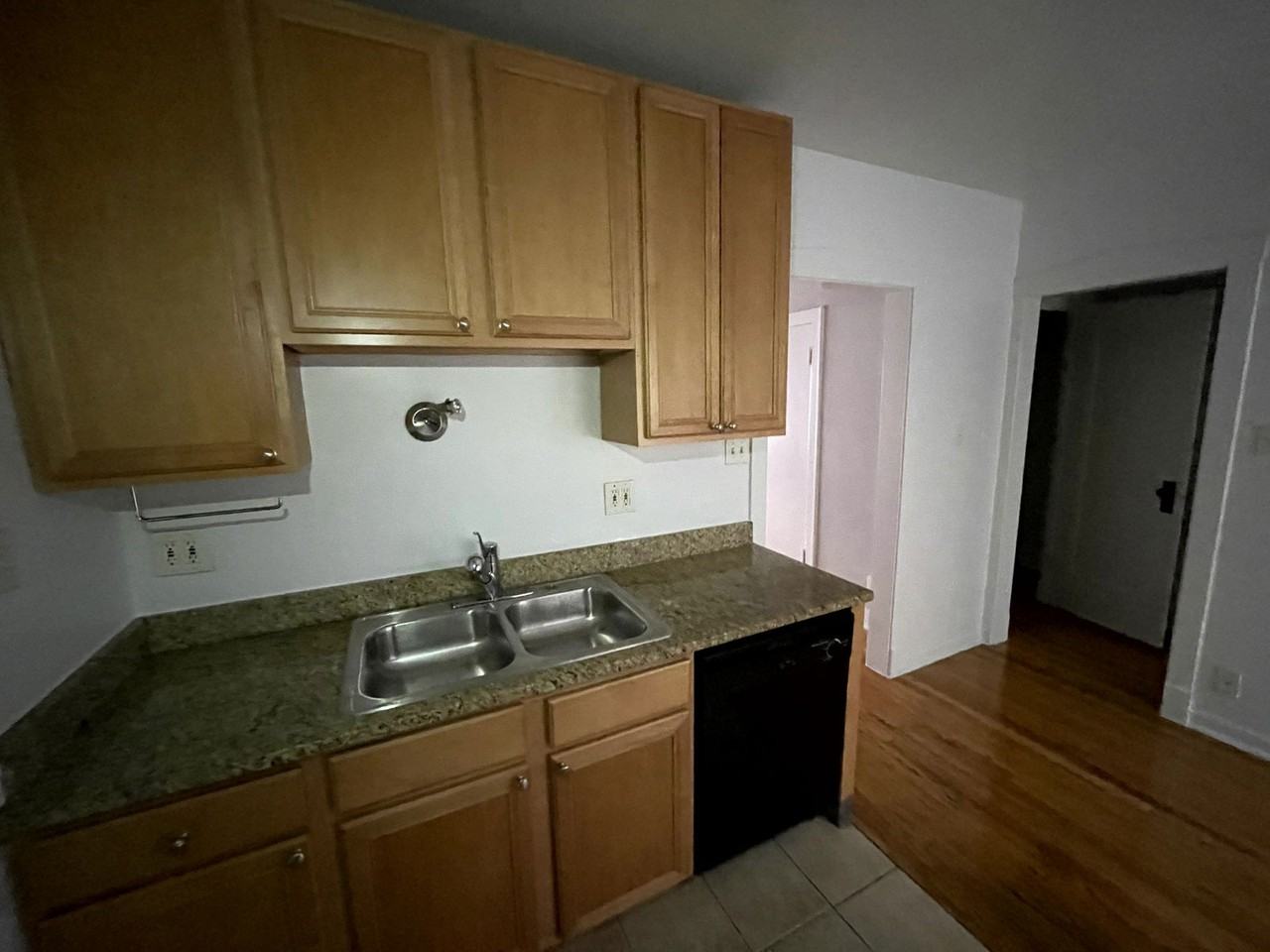 3117 W Foster Ave - Photo 7 of 8