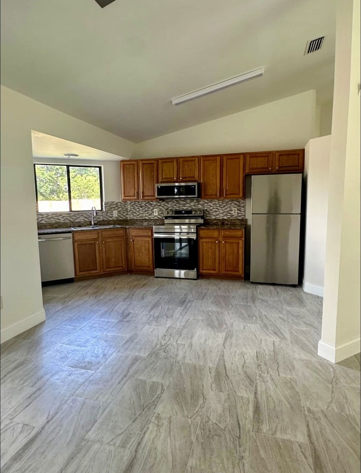1275 Mc Dermott Ln - Photo 6 of 8