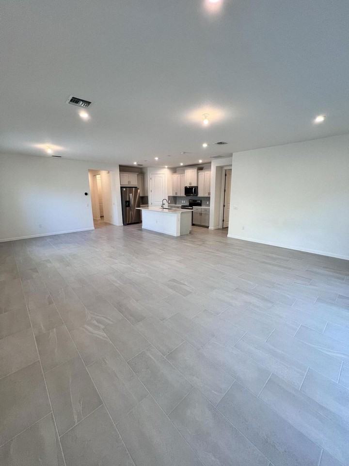 Pointe Of Woods Dr - Photo 3 of 8