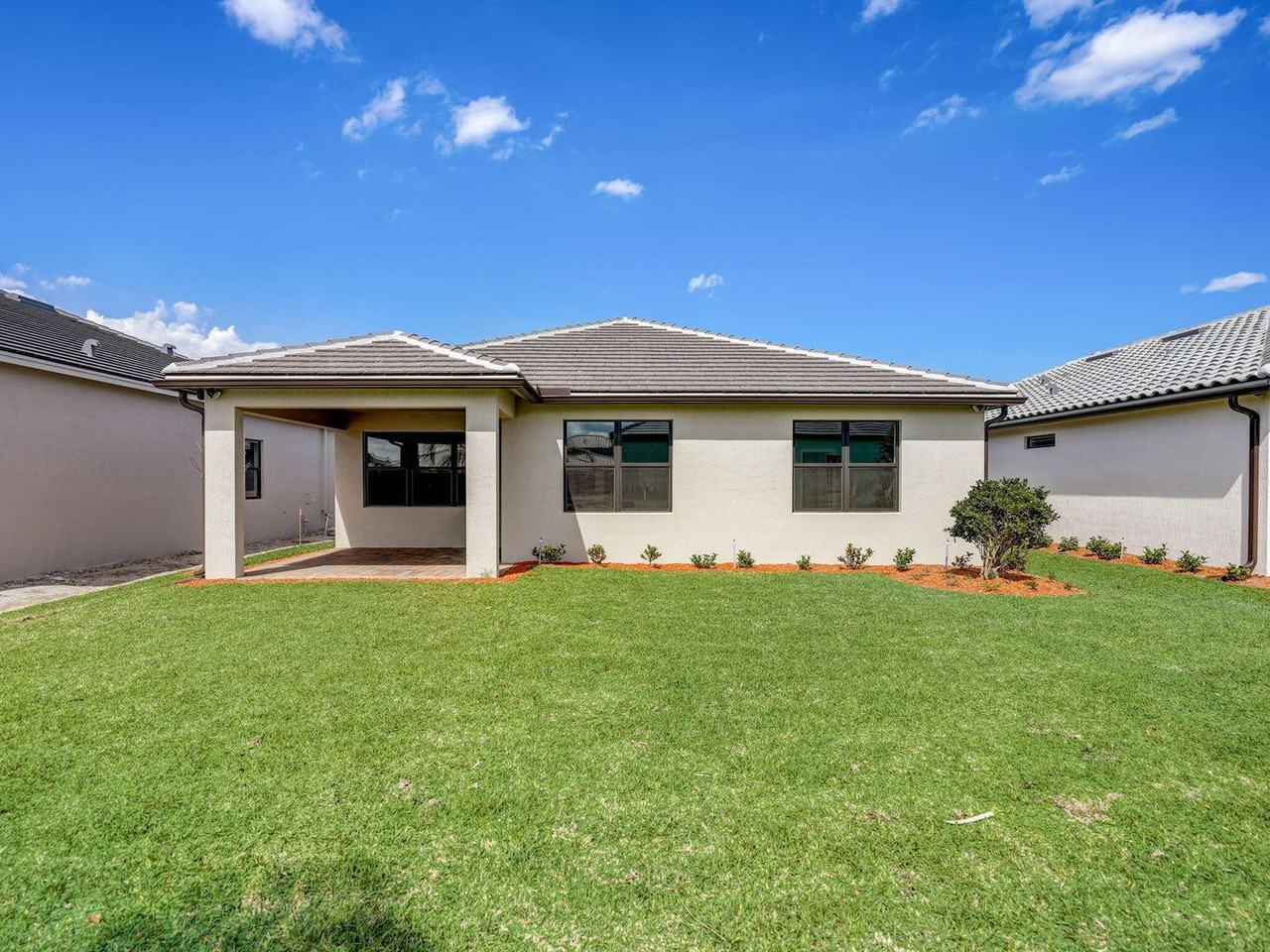 Se Courances Dr - Photo 2 of 8