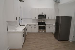 4731 N Western Ave #201 - Photo 1 of 1