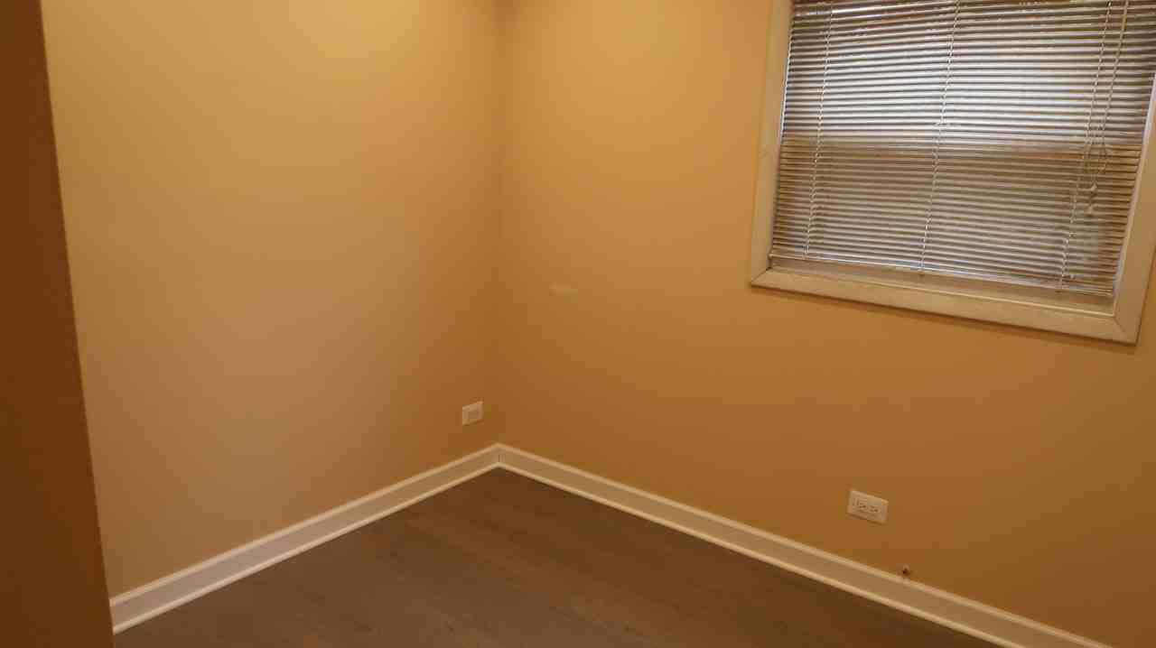 1404 N Ashland Ave #1 - Photo 7 of 8