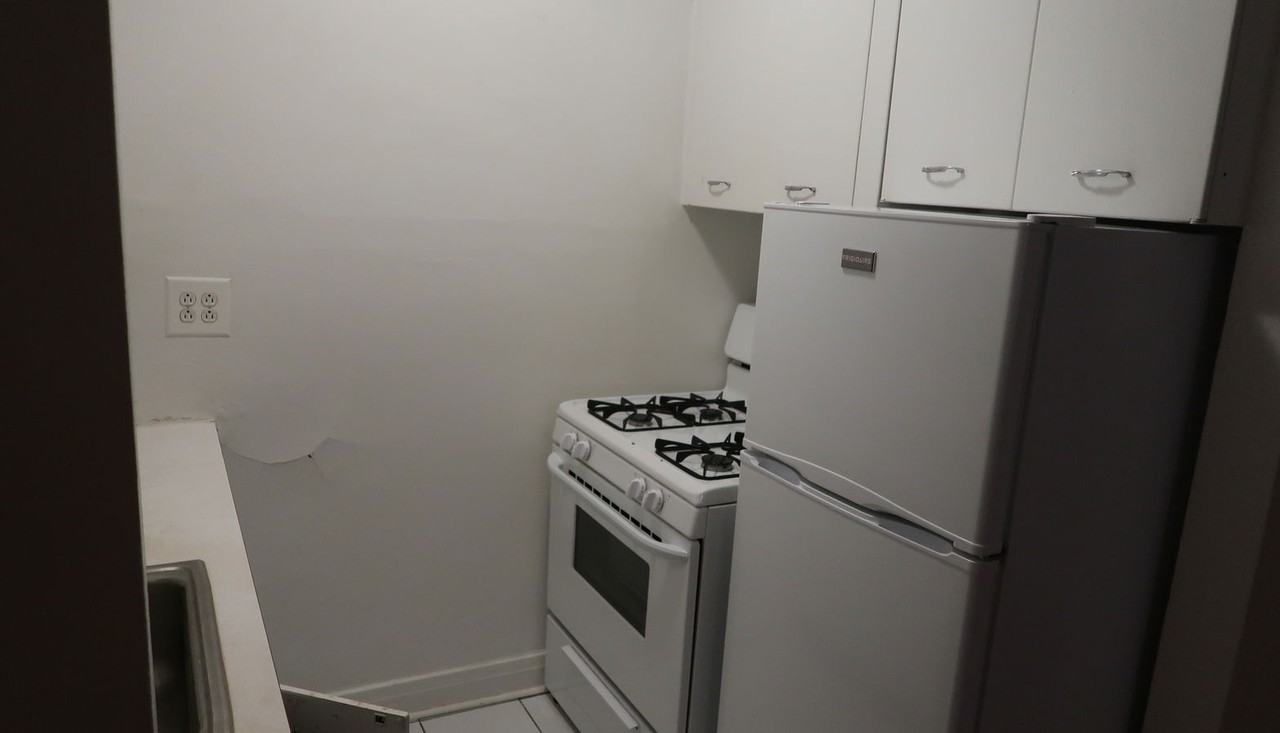 1209 W Sherwin Ave #207