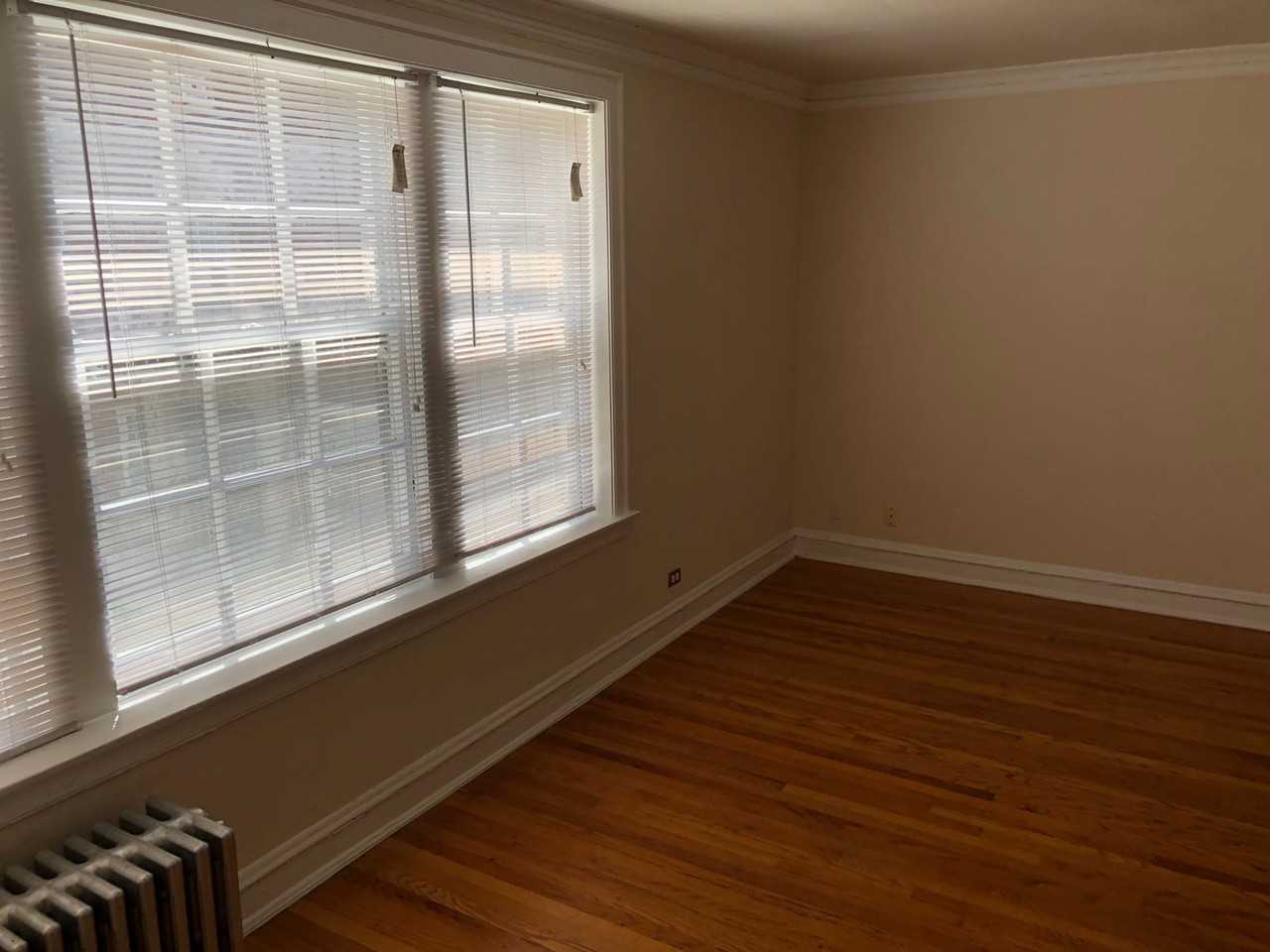 1716 W Albion Ave #E2 - Photo 5 of 8