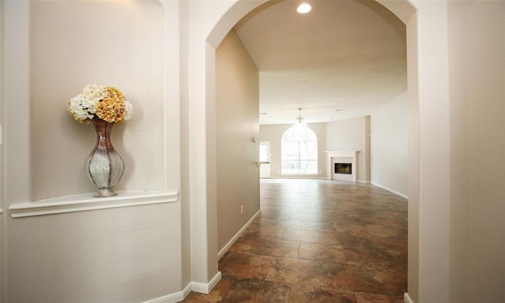 Wellington Dr - Photo 3 of 8