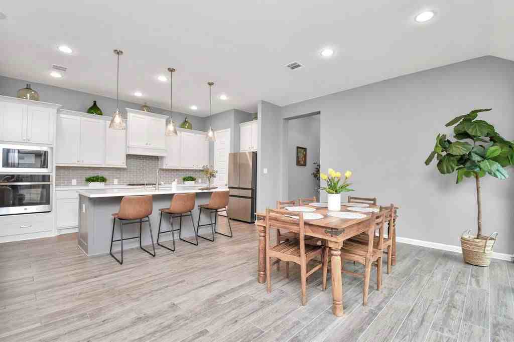 Morrison Dr - Photo 3 of 8