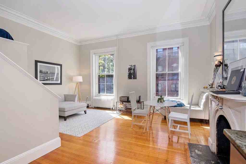 247 Beacon St #4 - Photo 3 of 8