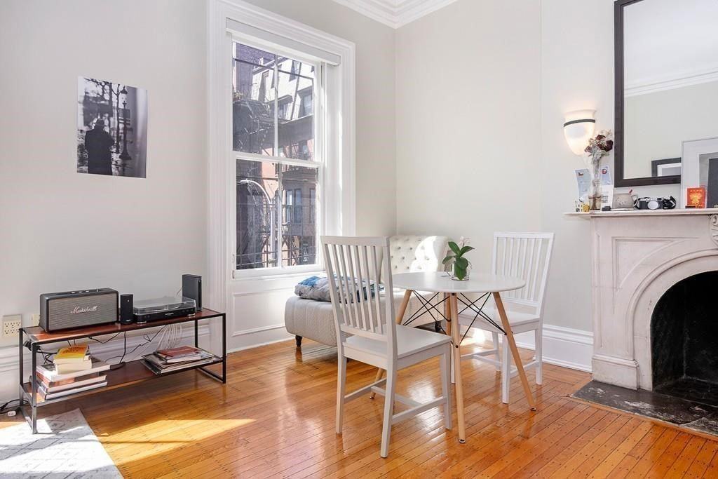 247 Beacon St #4 - Photo 6 of 8