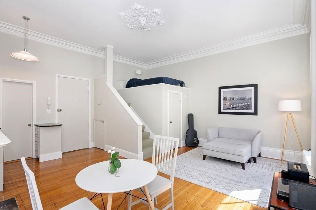 247 Beacon St #4 - Photo 7 of 8