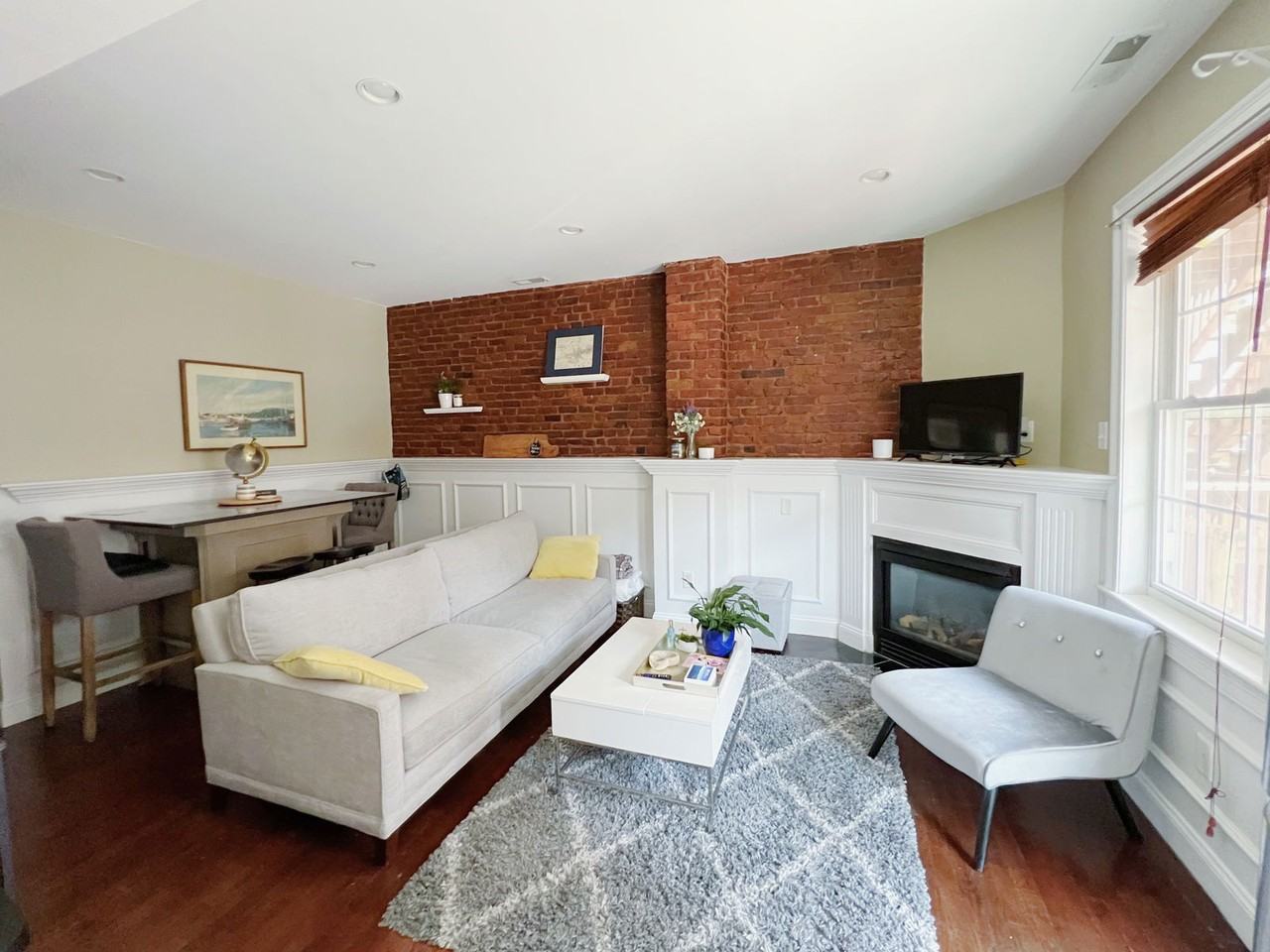 289 W 2nd St #2 - Photo 3 of 8