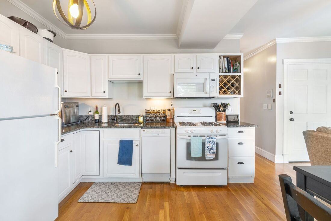 296 W 3rd St #2 - Photo 4 of 8